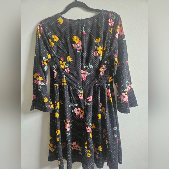 Old Navy Family Photo Dress - Picture 2 of 3